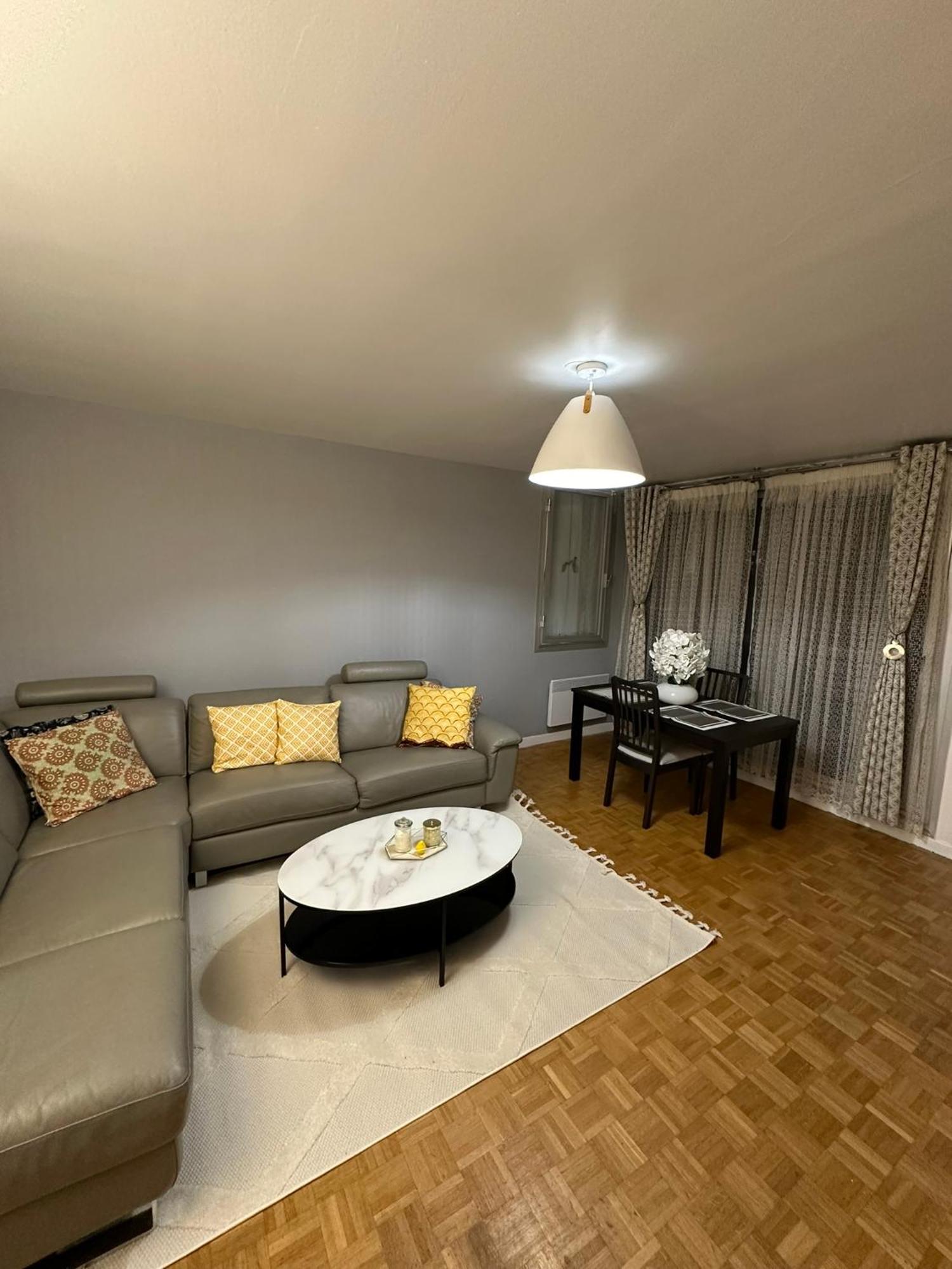 Appartement En Residence- Clichy Kültér fotó
